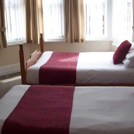 Avalon Guest Accommodation Great Yarmouth Exteriör bild