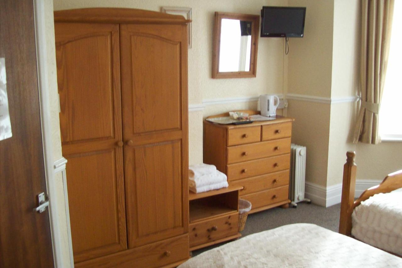 Avalon Guest Accommodation Great Yarmouth Exteriör bild